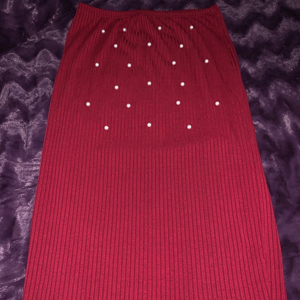 Crimson pencil skirt with pearls